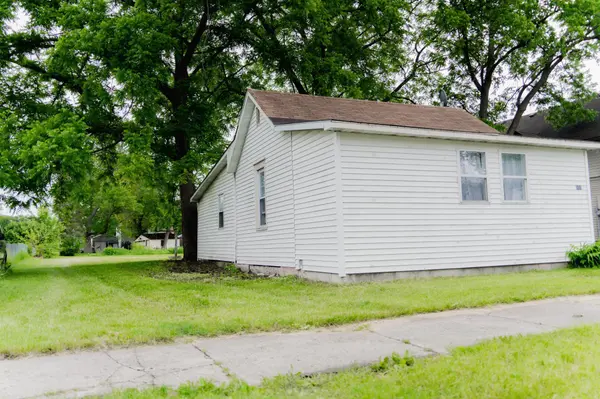 609 5th ST SW, Waseca, MN 56093