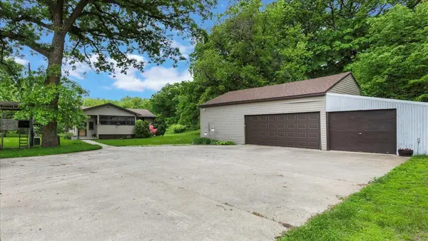 5190 225th AVE NW, Sunburg, MN 56289
