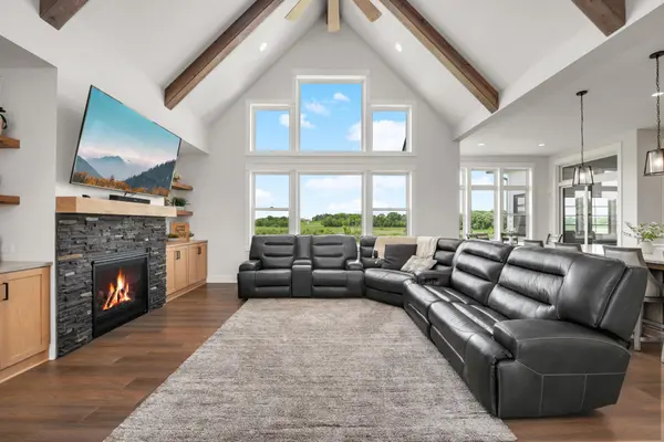 7688 Longview LN, Credit River, MN 55372