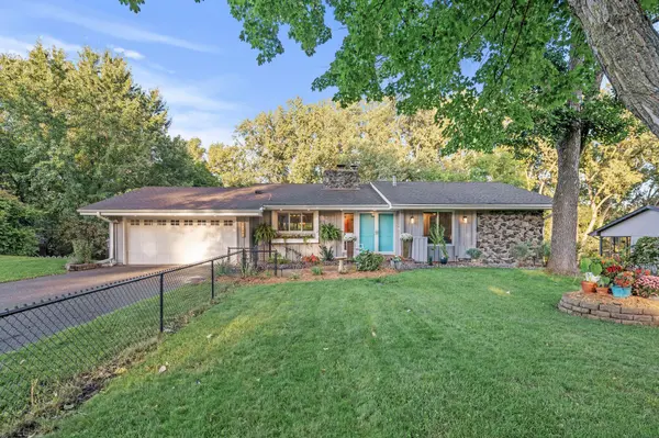 12752 Gordon DR, Eden Prairie, MN 55346