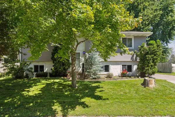 1984 Robin LN N, Centerville, MN 55038