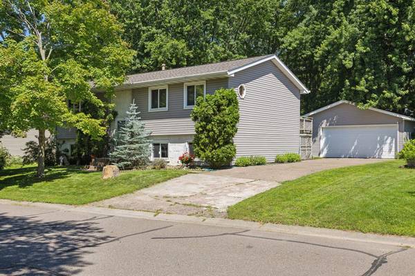 1984 Robin LN N, Centerville, MN 55038