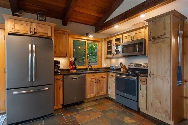 667 Bear Trap CT, Lincoln Twp, WI 54001