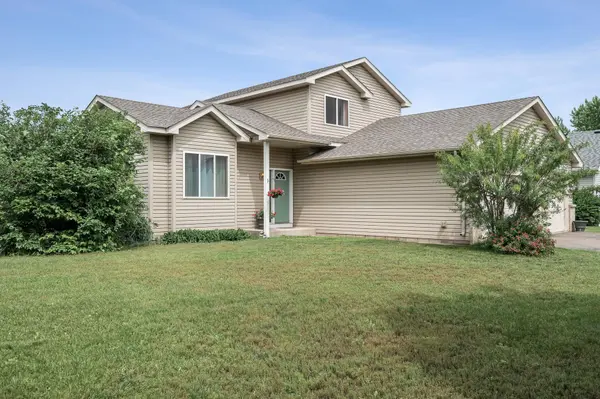 401 12th AVE NW, Isanti, MN 55040