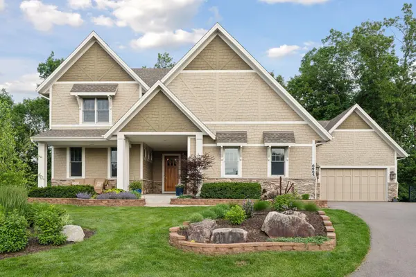 6965 Lake Harrison CIR, Chanhassen, MN 55317
