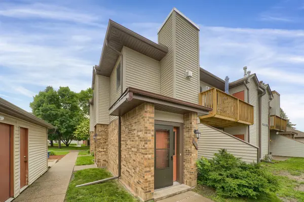 2063 Parkside DR #G8, Saint Paul, MN 55119