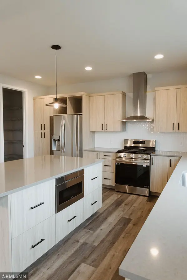 10040 Harvest TRL, Victoria, MN 55386
