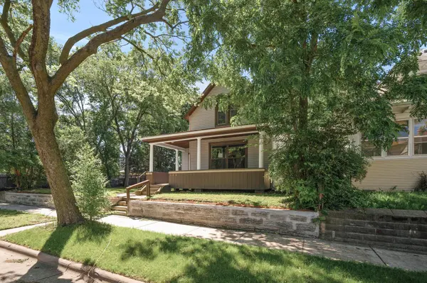 140 Isabel ST E, Saint Paul, MN 55107