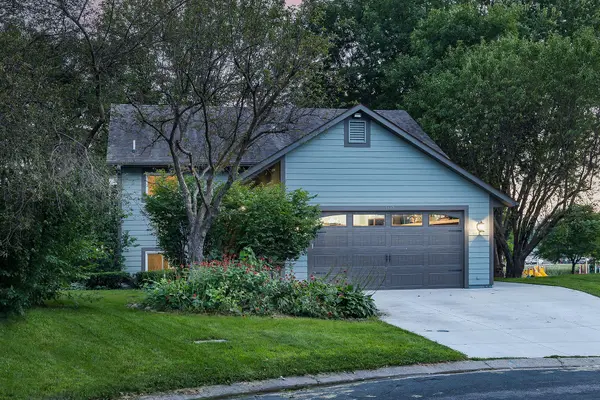 1132 Fox Run RD,  Waconia,  MN 55387
