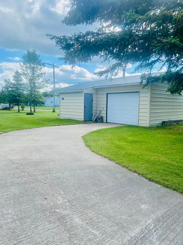 401 1st AVE SW, Baudette, MN 56623