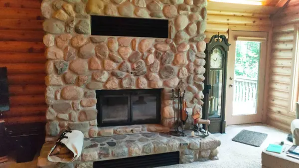 2092 W Frazer Bay RD, Greenwood Twp, MN 55723