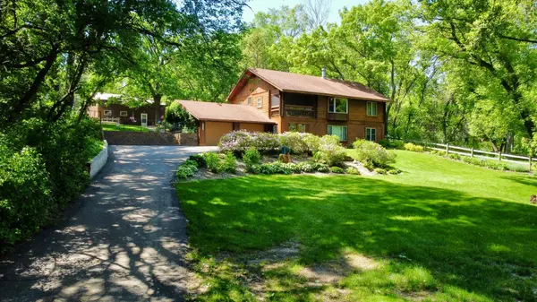 9005 Alverno AVE, Inver Grove Heights, MN 55077