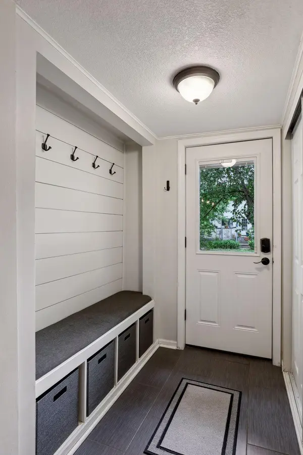 204 Main ST E, Carver, MN 55315