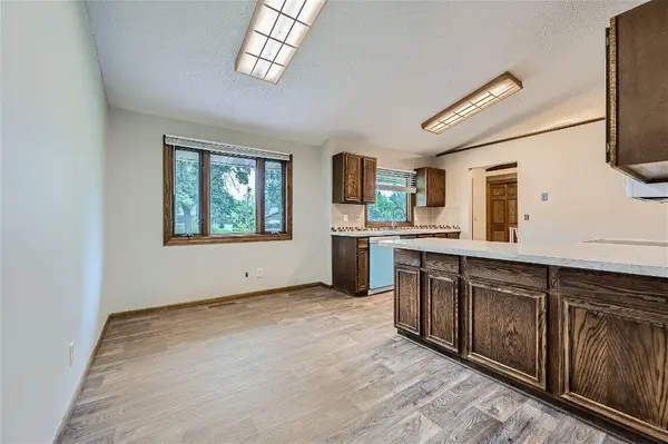 6581 Stratford RD, Woodbury, MN 55125
