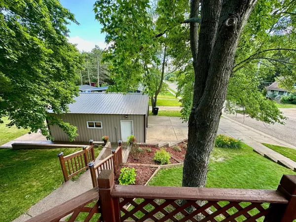 301 University ST, Elk Mound, WI 54739