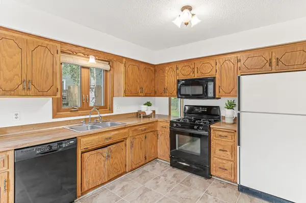 17707 Iceland TRL, Lakeville, MN 55044