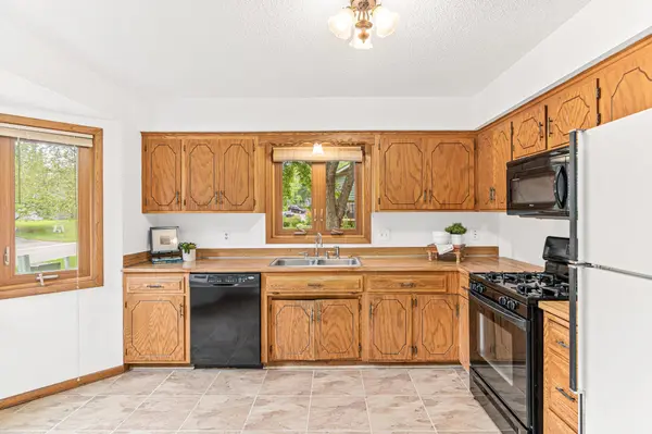 17707 Iceland TRL, Lakeville, MN 55044