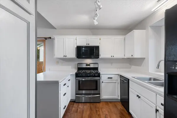 1350 Joes Lake RD SE, Cambridge, MN 55008
