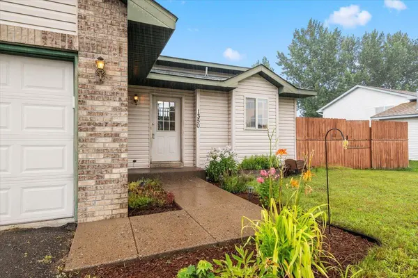 1350 Joes Lake RD SE, Cambridge, MN 55008