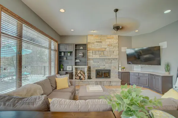 4682 Mcdonald Dr PL N, Stillwater, MN 55082