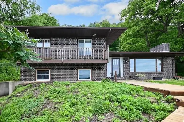 349 E Lake BLVD, Winona, MN 55987