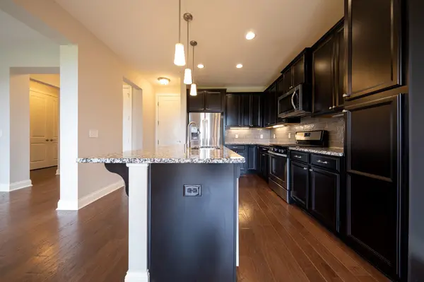 18155 Glassfern LN, Lakeville, MN 55044