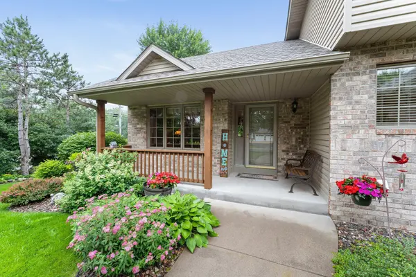 6201 S Glen TRL, Lino Lakes, MN 55014