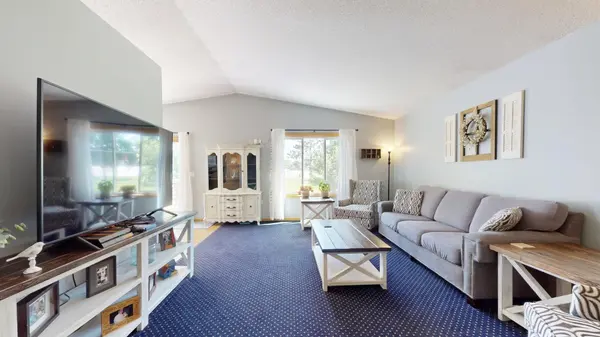 348 Crestview CIR, Jordan, MN 55352