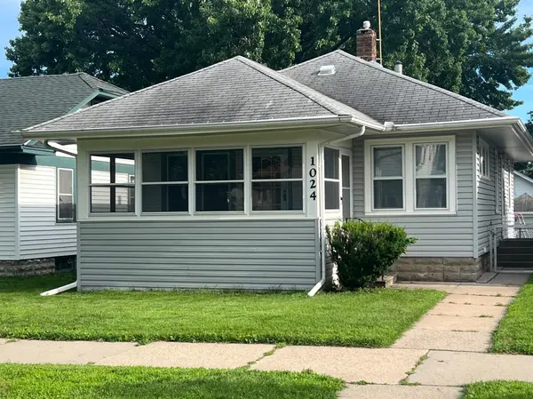 1024 Charles AVE,  Saint Paul,  MN 55104