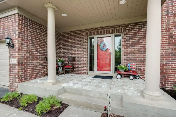 1009 Overlook DR, Carver, MN 55315