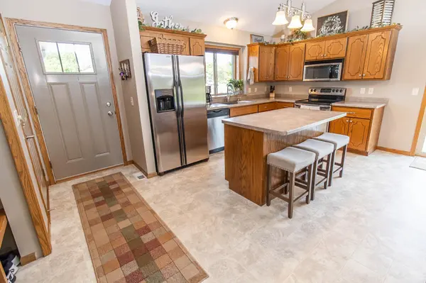 914 13th AVE NE, Saint Joseph, MN 56374