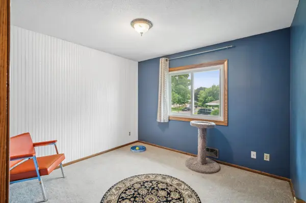 41 Ruth ST S Saint Paul, MN 55119