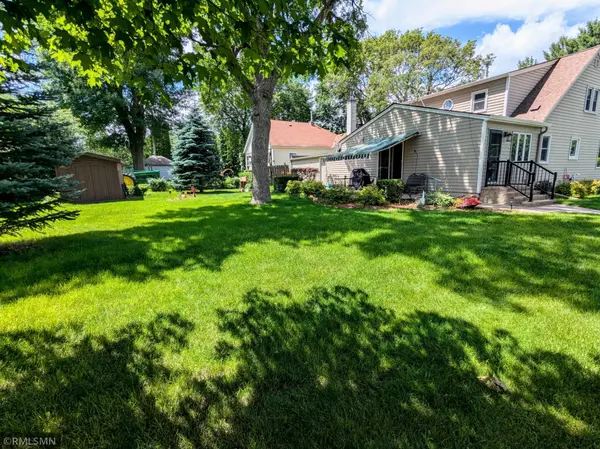 211 Cherry AVE, Bird Island, MN 55310