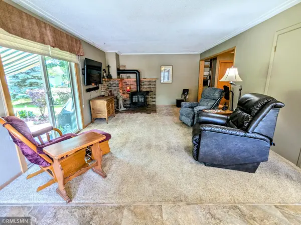 211 Cherry AVE, Bird Island, MN 55310