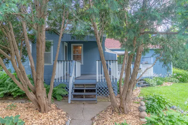 2132 Burke AVE E, North Saint Paul, MN 55109