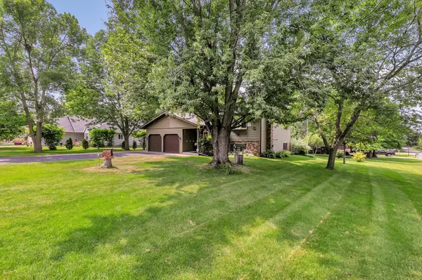 2041 Oak DR, Sauk Rapids, MN 56379