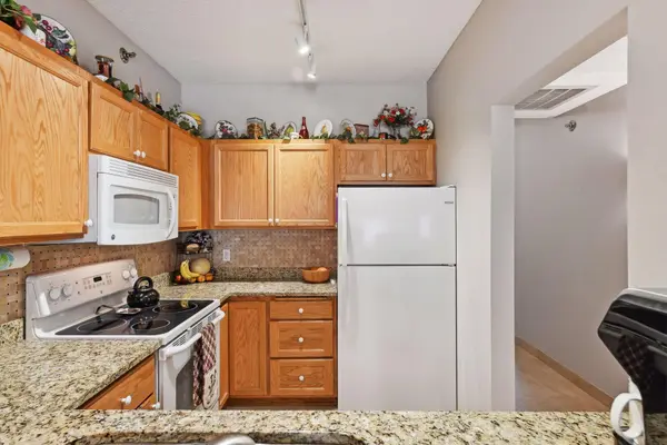 7520 Edinborough WAY #2113, Edina, MN 55435