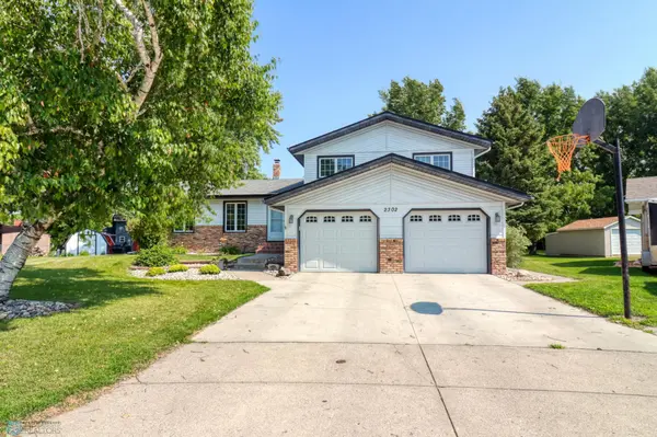 2302 Chancery ST S, Moorhead, MN 56560