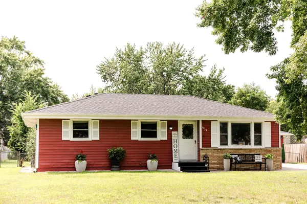 5239 Greenfield AVE, Mounds View, MN 55112