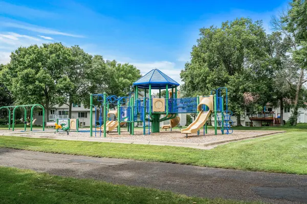 2600 87th TRL N, Minneapolis, MN 55443
