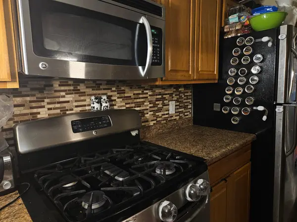 123 River Woods LN, Burnsville, MN 55337