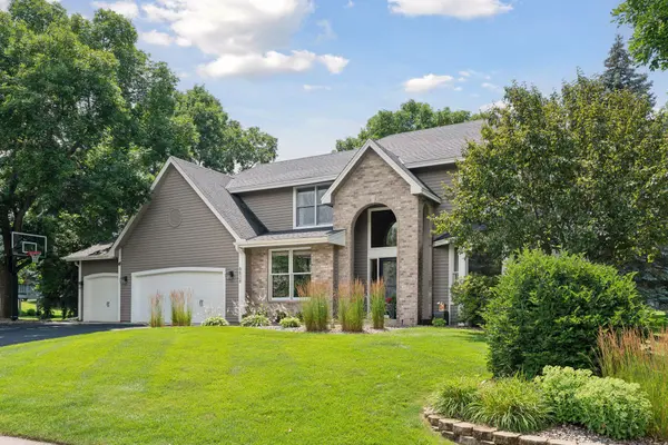 8838 Victoria DR, Eden Prairie, MN 55347