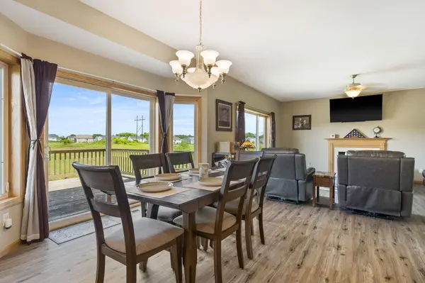 4921 87th ST NE, Monticello, MN 55362