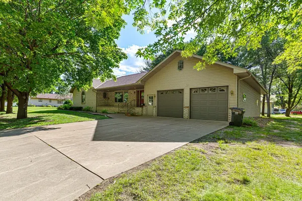 501 Creekview LN, Arlington, MN 55307