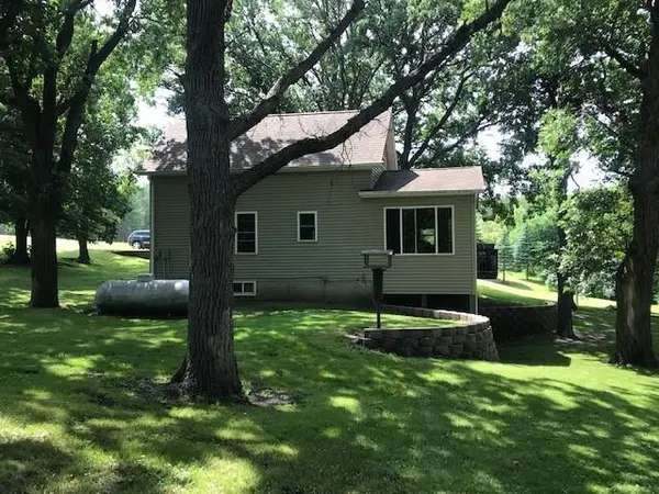 7424 N Meades Addn DR SE, Alexandria, MN 56308