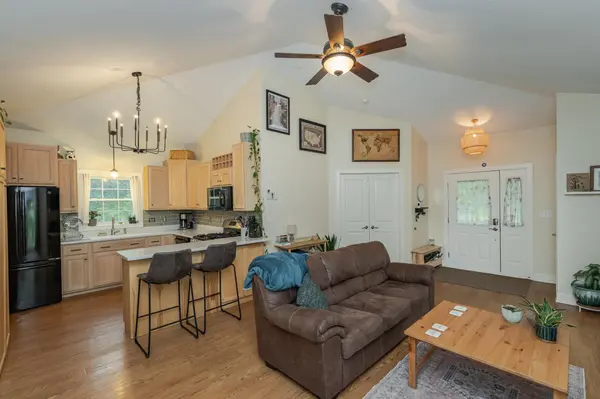 58197 County Road 21, Mazeppa, MN 55956