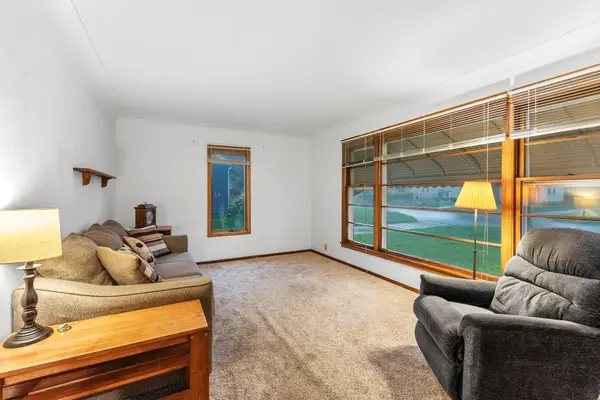 4212 Islemount PL Robbinsdale, MN 55422