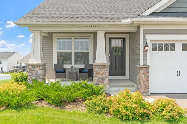 1434 Arthur CT, Rosemount, MN 55068