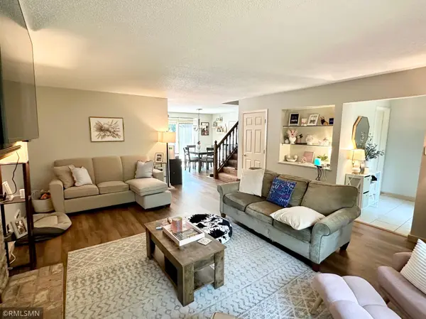 59 Birnamwood DR, Burnsville, MN 55337