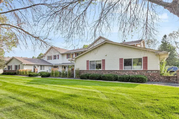 4102 White Bear Pkwy #2206, White Bear Lake, MN 55110